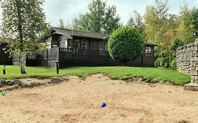 4 Bed Luxury Lodge With Hot Tub Near Lake District